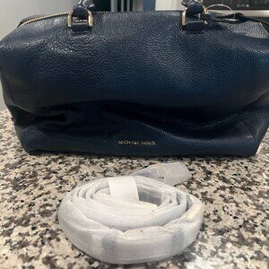 Beautiful Vintage Deep Blue Michael Kors Medium Crossbody Bag (NWOT)